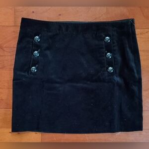 Elegant Black Button-Detail Skirt Size 8